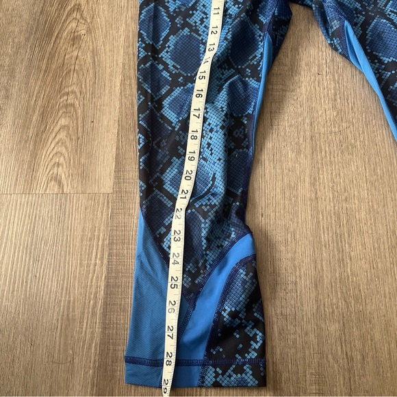 Lululemon Inspire  Crop I Mesh Mini Siggy Pipe Dream  Blue Sz 6 K - Picture 7 of 11